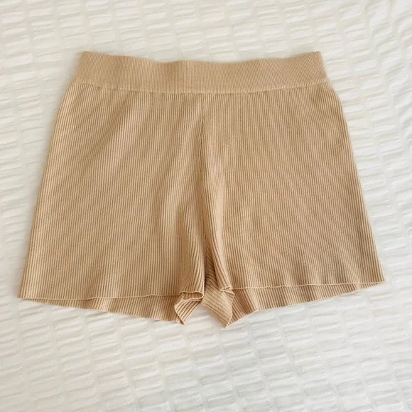 LIKE NEW Crescent lounge shorts size large! - Picture 3 of 5